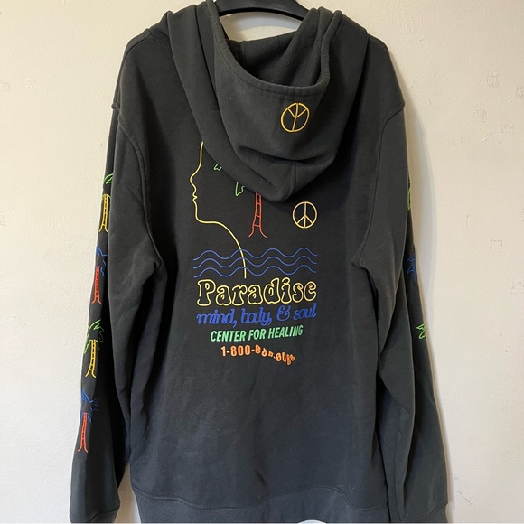 EMBROIDERED PULLOVER HOODIE - Picture 3 of 4